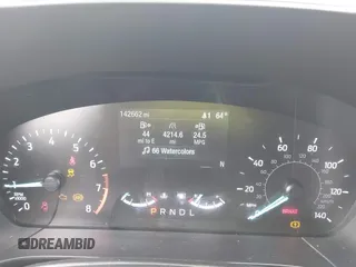 2021 Ford Escape SE z VIN 1FMCU0G62MUA94307, wystawiony jako IAAI lot #42018728 z przebiegiem 142 662 mil mil oraz . Historia ofert i sprzedaży dostępna na DreamBid. Obrazek 7.