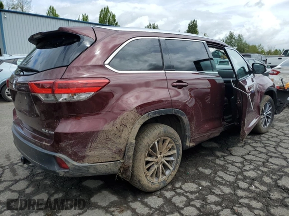 2018 Toyota Highlander SE with VIN 5TDJZRFH0JS874049, listed as a Copart auction lot 54959505 with 92,561 mi miles and Salvage title. Bid and sale history available at DreamBid. Image 3.