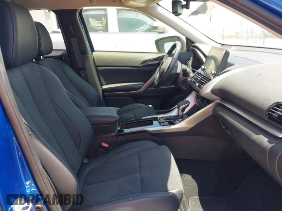 2025 Mitsubishi Eclipse Cross SE with VIN JA4ATWAA5SZ008772, listed as a IAAI auction lot 42677253 with 13,042 mi miles and . Bid and sale history available at DreamBid. Image 5.