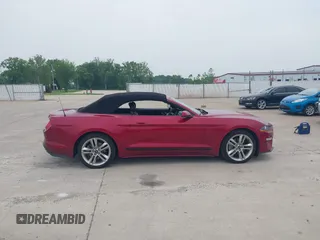 2019 Ford Mustang EcoBoost z VIN 1FATP8UH7K5148035, wystawiony jako IAAI lot #42337017 z przebiegiem 47 580 mil mil oraz . Historia ofert i sprzedaży dostępna na DreamBid. Obrazek 13.