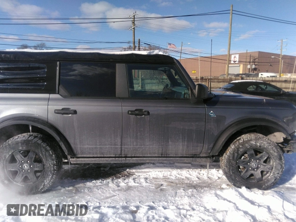 2022 Ford Bronco with VIN 1FMDE5BH4NLA84313, listed as a IAAI auction lot 41600748 with 35,408 mi miles and . Bid and sale history available at DreamBid. Image 13.
