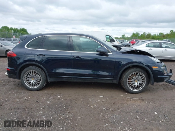 2017 Porsche Cayenne S z VIN WP1AB2A24HLA53402, wystawiony jako IAAI lot #42241178 z przebiegiem 140 801 mil mil oraz . Historia ofert i sprzedaży dostępna na DreamBid. Obrazek 14.