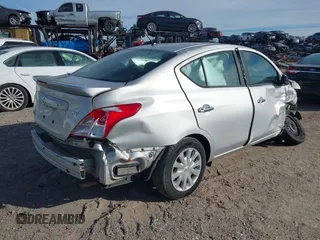 2019 Nissan Versa SV z VIN 3N1CN7AP4KL863069, wystawiony jako IAAI lot #41694007 z przebiegiem 131 141 mil mil oraz . Historia ofert i sprzedaży dostępna na DreamBid. Obrazek 4.