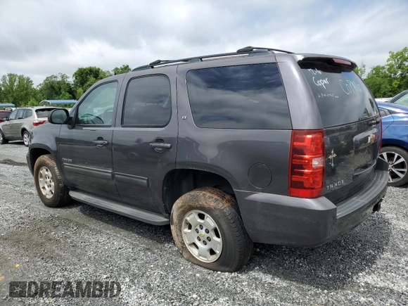 2010 Chevrolet Tahoe LT z VIN 1GNUKBE04AR119674, wystawiony jako Copart lot #58498755 z przebiegiem 226 149 mil mil oraz Czysty tytuł • Clean title. Historia ofert i sprzedaży dostępna na DreamBid. Obrazek 2.