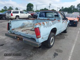 1991 Chevrolet Colorado 1LT z VIN 1GCCS14E7M8105645, wystawiony jako IAAI lot #42379685 z przebiegiem 106 778 mil mil oraz . Historia ofert i sprzedaży dostępna na DreamBid. Obrazek 4.