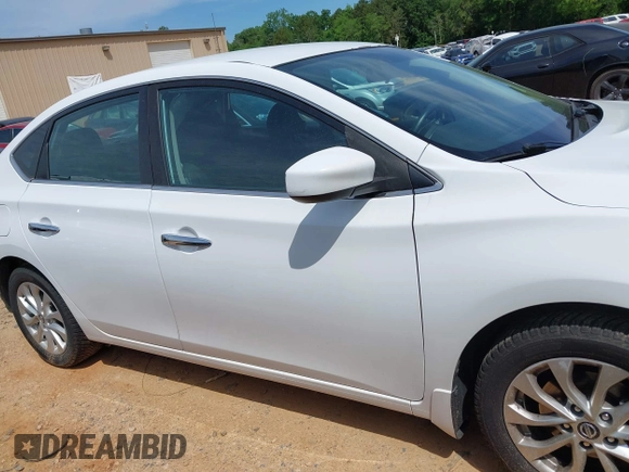 2017 Nissan Sentra SV z VIN 3N1AB7AP9HY376705, wystawiony jako IAAI lot #42298516 z przebiegiem 136 602 mil mil oraz . Historia ofert i sprzedaży dostępna na DreamBid. Obrazek 13.