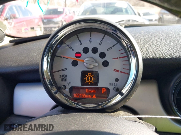 2012 MINI Hardtop с VIN WMWSU3C5XCT542826, выставлен на аукционе IAAI как лот 41372017 с пробегом 162 156 миль миль и . История ставок и продаж доступна на DreamBid. Изображение 7.