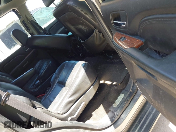 2007 Chevrolet Tahoe LT with VIN 1GNFC13007J405418, listed as a IAAI auction lot 42631830 with 225,156 mi miles and . Bid and sale history available at DreamBid. Image 8.
