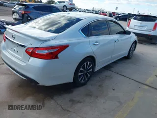 2017 Nissan Altima SV z VIN 1N4AL3AP2HC219101, wystawiony jako IAAI lot #41313212 z przebiegiem 98 092 mil mil oraz . Historia ofert i sprzedaży dostępna na DreamBid. Obrazek 4.