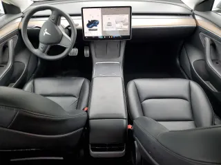 2021 Tesla Model 3 Performance z VIN 5YJ3E1EC5MF064890, wystawiony jako Copart lot #57186755 z przebiegiem 47 830 mil mil oraz Szkoda całkowita • Salvage title. Historia ofert i sprzedaży dostępna na DreamBid. Obrazek 8.