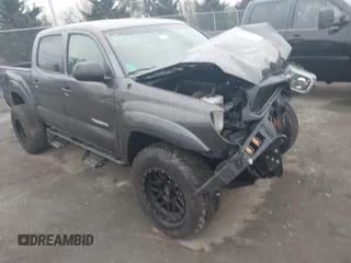 2012 Toyota Tacoma z VIN 3TMLU4EN9CM095110, wystawiony jako IAAI lot #41935207 z przebiegiem 177 543 mil mil oraz . Historia ofert i sprzedaży dostępna na DreamBid. Obrazek 1.
