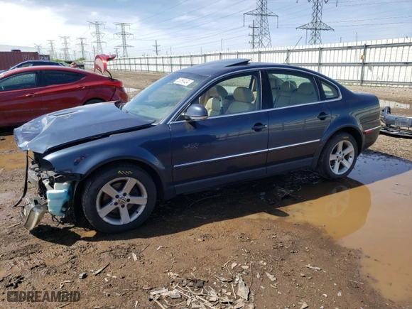 2004 Volkswagen Passat Sedan GLX with VIN WVWRH63B14P198357, listed as a Copart auction lot 53090404 with 86,260 mi miles and Salvage Title. Bid and sale history available at carsss.com. Image 1.