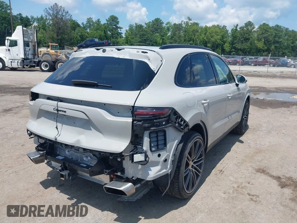 2022 Porsche Cayenne с VIN WP1AA2AY2NDA05622, выставлен на аукционе IAAI как лот 42684024 с пробегом 41 715 миль миль и . История ставок и продаж доступна на DreamBid. Изображение 4.
