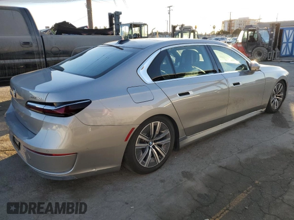2024 BMW i7 eDrive50 z VIN WBY43EJ09RCR44541, wystawiony jako Copart lot #79568514 z przebiegiem 520 mil mil oraz Szkody całkowita. Historia ofert i sprzedaży dostępna na DreamBid. Obrazek 3.