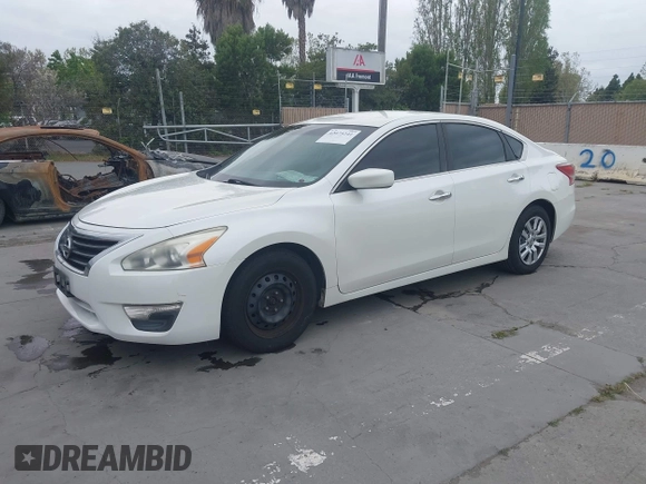 2013 Nissan Altima 2.5 S with VIN 1N4AL3AP7DC256039, listed as a IAAI auction lot 42075241 with 216,625 mi miles and . Bid and sale history available at carsss.com. Image 2.