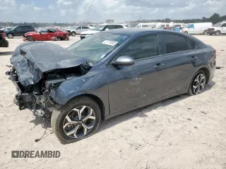 2021 Kia Forte LXS z VIN 3KPF24AD3ME407482, wystawiony jako Copart lot #61776555 z przebiegiem 62 826 mil mil oraz Szkoda całkowita • Salvage title. Historia ofert i sprzedaży dostępna na DreamBid. Obrazek 1.