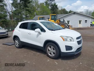2016 Chevrolet Trax LT z VIN 3GNCJLSB9GL163793, wystawiony jako IAAI lot #42108040 z przebiegiem 263 074 mil mil oraz . Historia ofert i sprzedaży dostępna na DreamBid. Obrazek 1.