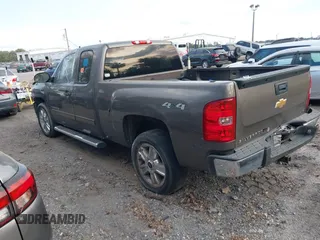 2013 Chevrolet Silverado 1500 LT with VIN 1GCRKSE70DZ202177, listed as a IAAI auction lot 41515775 with 189,671 mi miles and . Bid and sale history available at DreamBid. Image 3.