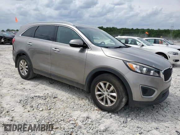2018 Kia Sorento LX z VIN 5XYPG4A31JG406679, wystawiony jako Copart lot #55087315 z przebiegiem 146 171 mil mil oraz Szkoda całkowita • Salvage title. Historia ofert i sprzedaży dostępna na DreamBid. Obrazek 4.