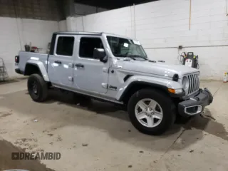 2022 Jeep Gladiator Sport S with VIN 1C6HJTAG5NL117583, listed as a Copart auction lot 51912425 with 69,739 mi miles and Salvage title. Bid and sale history available at DreamBid. Image 4.