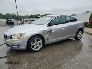 2014 Volvo S60 T5 z VIN YV1612FS6E1294091, wystawiony jako Copart lot #57441505 z przebiegiem 123 265 mil mil oraz Szkody całkowita. Historia ofert i sprzedaży dostępna na DreamBid. Obrazek 1.