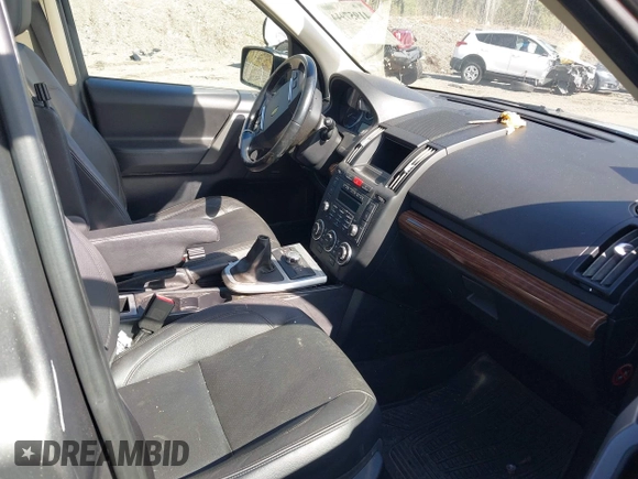 2010 Land Rover LR2 HSE with VIN SALFR2BN2AH188939, listed as a IAAI auction lot 41957944 with 89,881 mi miles and . Bid and sale history available at DreamBid. Image 5.