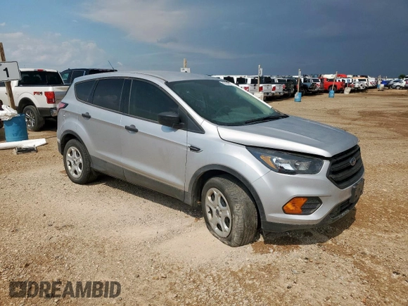 2018 Ford Escape S z VIN 1FMCU0F73JUD50086, wystawiony jako Copart lot #65004825 z przebiegiem Nie podano mil oraz Szkoda całkowita • Salvage title. Historia ofert i sprzedaży dostępna na DreamBid. Obrazek 4.