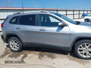 2017 Jeep Cherokee Latitude с VIN 1C4PJLCB7HW661141, выставлен на аукционе IAAI как лот 42035895 с пробегом 126 220 миль миль и . История ставок и продаж доступна на DreamBid. Изображение 13.