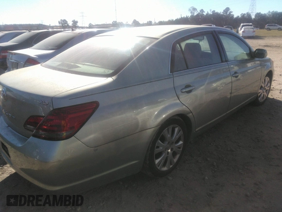 2008 Toyota Avalon XL with VIN 4T1BK36BX8U314798, listed as a IAAI auction lot 40923920 with 128,254 mi miles. Bid and sale history available at carsss.com. Image 4.