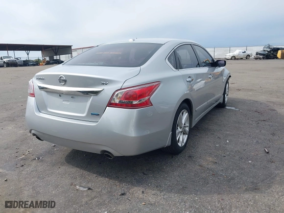 2013 Nissan Altima 2.5 SL with VIN 1N4AL3AP2DN506811, listed as a IAAI auction lot 41875731 with 242,422 mi miles. Bid and sale history available at carsss.com. Image 4.