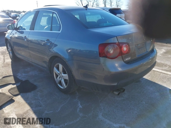 2008 Volkswagen Jetta SE z VIN 3VWRZ71K98M081253, wystawiony jako IAAI lot #41459732 z przebiegiem 174 887 mil mil oraz . Historia ofert i sprzedaży dostępna na DreamBid. Obrazek 3.