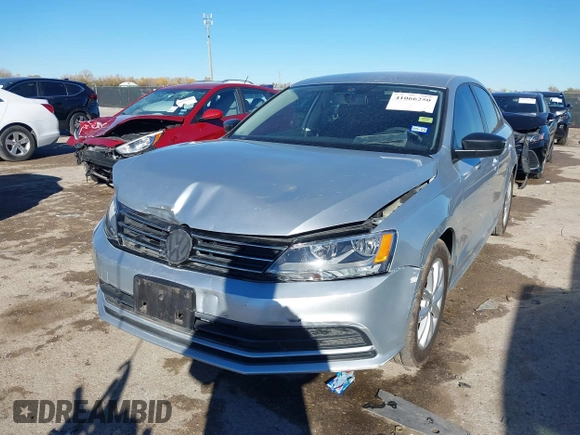 2015 Volkswagen Jetta SE z VIN 3VWD07AJ6FM326731, wystawiony jako IAAI lot #41066250 z przebiegiem 63 242 mil mil oraz . Historia ofert i sprzedaży dostępna na DreamBid. Obrazek 17.