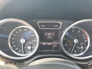 2013 Mercedes-Benz M 350 z VIN 4JGDA5JB3DA161174, wystawiony jako Copart lot #55852645 z przebiegiem 140 772 mil mil oraz Czysty tytuł • Clean title. Historia ofert i sprzedaży dostępna na DreamBid. Obrazek 9.