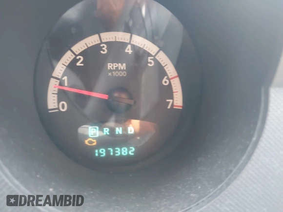 2008 Dodge Nitro SXT z VIN 1D8GT28K18W259419, wystawiony jako IAAI lot #42406662 z przebiegiem 197 382 mil mil oraz . Historia ofert i sprzedaży dostępna na DreamBid. Obrazek 7.