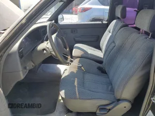 1989 Toyota Pickup с VIN JT4RN93SXK5002435, выставлен на аукционе Copart как лот 55853975 с пробегом 69 780 миль миль и Чистый • Clean title. История ставок и продаж доступна на DreamBid. Изображение 7.