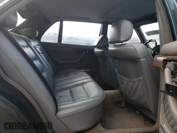 1990 Mercedes-Benz 560 with VIN WDBCA39E8LA508059, listed as a Copart auction lot 75865254 with 222,616 mi miles and Clean Title. Bid and sale history available at DreamBid. Image 10.