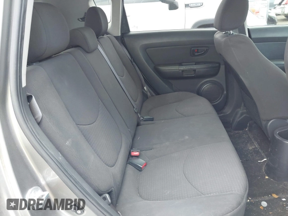 2013 Kia Soul with VIN KNDJT2A51D7622685, listed as a IAAI auction lot 42114664 with 96,453 mi miles. Bid and sale history available at carsss.com. Image 8.