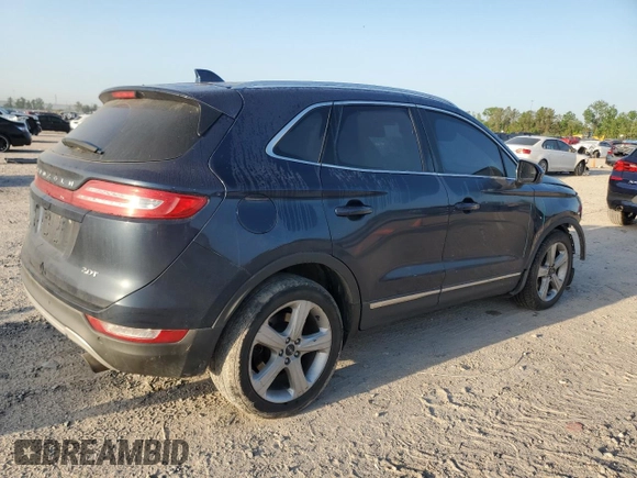 2017 Lincoln MKC Premiere z VIN 5LMCJ1C94HUL24284, wystawiony jako Copart lot #52895915 z przebiegiem 130 037 mil mil oraz Szkoda całkowita • Salvage title. Historia ofert i sprzedaży dostępna na DreamBid. Obrazek 3.