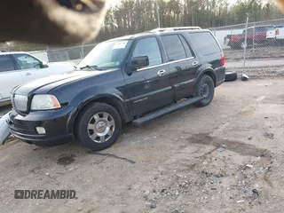 2006 Lincoln Navigator Luxury with VIN 5LMFU27506LJ23826, listed as a IAAI auction lot 41282180 with 195,184 mi miles. Bid and sale history available at carsss.com. Image 2.