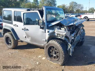 2016 Jeep Wrangler Unlimited Sport with VIN 1C4BJWDG8GL239059, listed as a IAAI auction lot 40736712 with 1 mi miles. Bid and sale history available at carsss.com. Image 1.