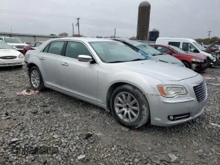 2012 Chrysler 300 Limited z VIN 2C3CCACG3CH310263, wystawiony jako Copart lot #83744764 z przebiegiem 246 532 mil mil oraz Szkoda całkowita • Salvage title. Historia ofert i sprzedaży dostępna na DreamBid. Obrazek 4.