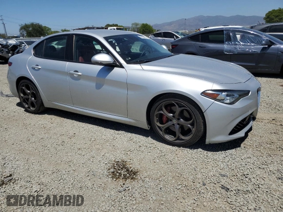 2019 Alfa Romeo Giulia Ti Sport with VIN ZARFAMBN5K7605302, listed as a Copart auction lot 57984495 with 31,372 mi miles and Salvage title. Bid and sale history available at DreamBid. Image 4.