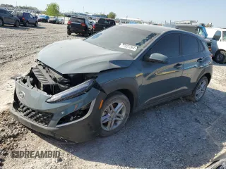 2022 Hyundai Kona SE z VIN KM8K2CABXNU775390, wystawiony jako Copart lot #77837364 z przebiegiem 21 786 mil mil oraz Szkoda całkowita • Salvage title. Historia ofert i sprzedaży dostępna na DreamBid. Obrazek 1.