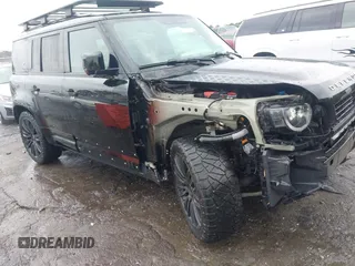 2020 Land Rover Defender X z VIN SALEXEEU9L2030559, wystawiony jako IAAI lot #42323334 z przebiegiem 41 325 mil mil oraz . Historia ofert i sprzedaży dostępna na DreamBid. Obrazek 1.