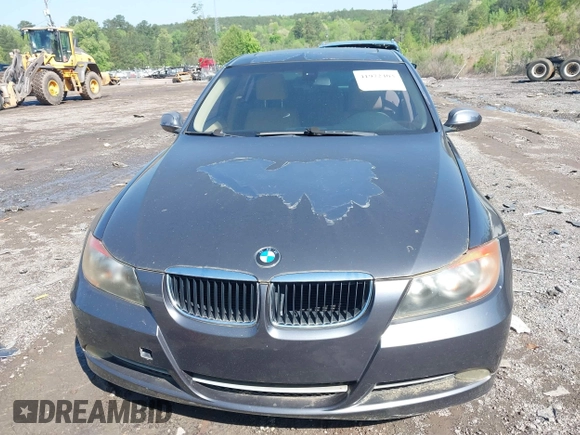 2008 BMW 3 Series 328i with VIN WBAVA37518NL18355, listed as a IAAI auction lot 41972403 with 137,859 mi miles. Bid and sale history available at carsss.com. Image 6.