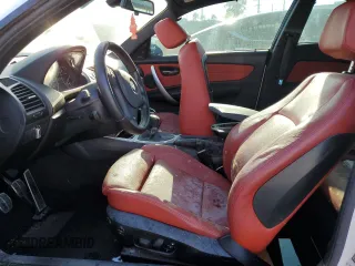 2013 BMW 1 Series 135i z VIN WBAUC9C54DVY60302, wystawiony jako Copart lot #75686944 z przebiegiem Nie podano mil oraz Nie do naprawy • Non repairable. Historia ofert i sprzedaży dostępna na DreamBid. Obrazek 7.