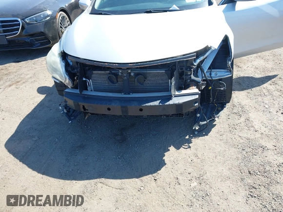 2014 Nissan Altima 2.5 S with VIN 1N4AL3AP0EC281303, listed as a IAAI auction lot 41995362 with 92,473 mi miles. Bid and sale history available at carsss.com. Image 6.