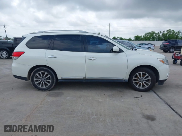 2016 Nissan Pathfinder Platinum with VIN 5N1AR2MN2GC655552, listed as a IAAI auction lot 42052079 with 232,908 mi miles. Bid and sale history available at carsss.com. Image 12.
