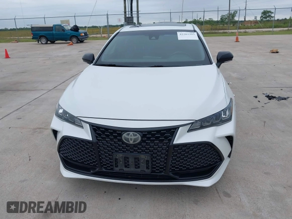 2019 Toyota Avalon XLE with VIN 4T1BZ1FB4KU032065, listed as a IAAI auction lot 42203393 with 109,649 mi miles. Bid and sale history available at carsss.com. Image 12.