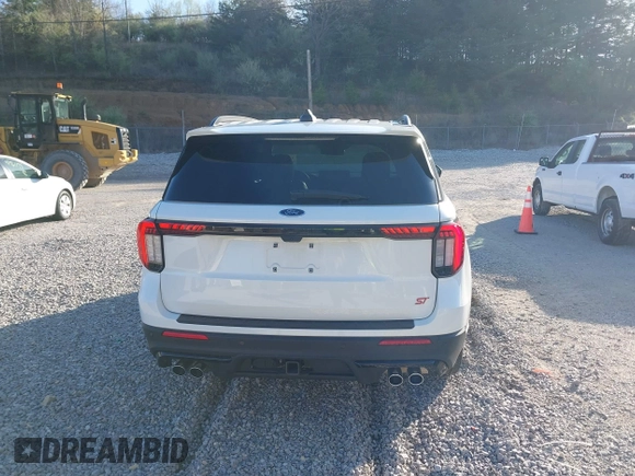 2025 Ford Explorer ST z VIN 1FMWK8GC9SGA40313, wystawiony jako IAAI lot #41931242 z przebiegiem 9 279 mil mil oraz . Historia ofert i sprzedaży dostępna na DreamBid. Obrazek 17.